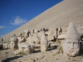 [ Heads of Mount Nemrut, Mt. Nemrut, Turkey ]