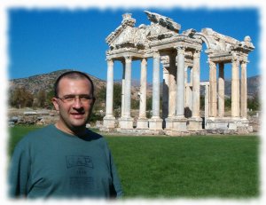 [ Serhan Gungor, professional tour guide in Aphrodisias, Turkey ]